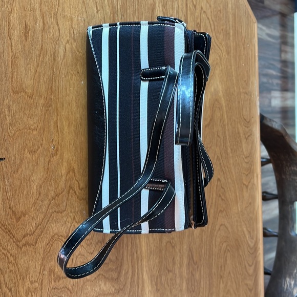 Handbag - Picture 2 of 10